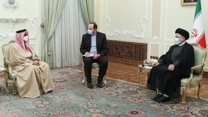 آیت الله رئیسی: ایران از امنیت کشور&zwnj;های حاشیه خلیج فارس حمایت می&zwnj;کند/ از توسعه روابط با امارات استقبال می&zwnj;کنیم/ شیخ طحنون بن زاید: این دیدار نقطه عطفی در روابط دو کشور خواهد بود
