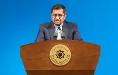 همتی: ۱۲ میلیارد دلار ارز ۴۲۰۰ تومانی کالا‌های اساسی از محل ذخایر بانک مرکزی تامین شد