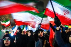 دختران همیشه پای کار وطن + فیلم