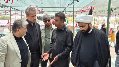 حضور رئیس دانشگاه آزاد اسلامی در مدرسه شجره طیبه میناب و مزار شهدای مظلوم دانش&zwnj;آموز