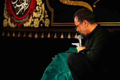 فیلم/ روضه حاج محمود کریمی با پیراهن خادمی شهید محمد حسین حدادیان
