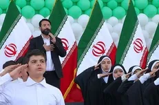 کودکان نیجریه‌ای «سلام فرمانده» خواندند