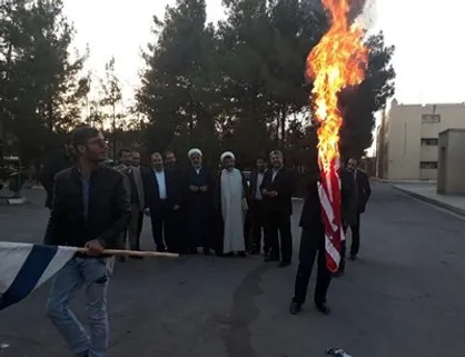 فعالان دانشجویی دانشگاه آزاد کرمان در حمایت از مردم مظلوم قدس تجمع کردند+ تصاویر