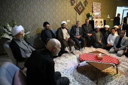 پدر شهیده کرباسی: آرزوی دخترم شهادت بود/ امام جمعه شیراز: او نماینده تفکر ایران در لبنان بود
