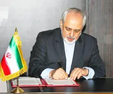 ظریف به سرلشگر صالحی، سرتیپ موسوی و سردار دهقان تبریک گفت
