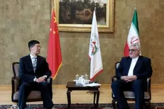 بروجردی: چین از امضای برخی قرارداد‌های شیطنت آمیز خودداری کند