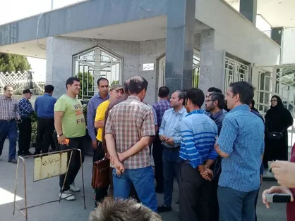کنتورسازی قزوین هم از خصوصی&zwnj;سازی در امان نماند / تجمع کارگران کارخانه به دلیل عدم دریافت حقوق