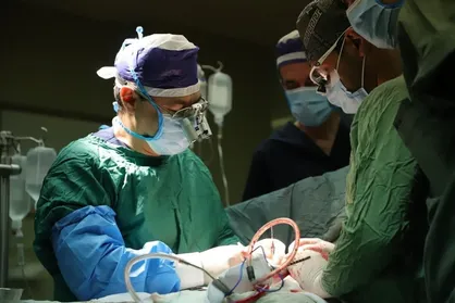 انجام موفق یکی از نادرترین اعمال جراحی قلب در بیمارستان امام رضا (ع) مشهد