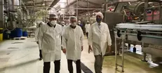 بازدید از کارخانه‌های فعال در زمینهٔ مواد‌ غذایی