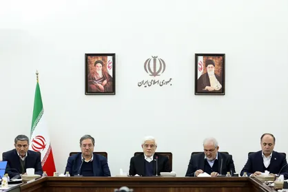 عارف: برنامه&zwnj; احیای دریاچه ارومیه را با اولویت در دستور کار داریم