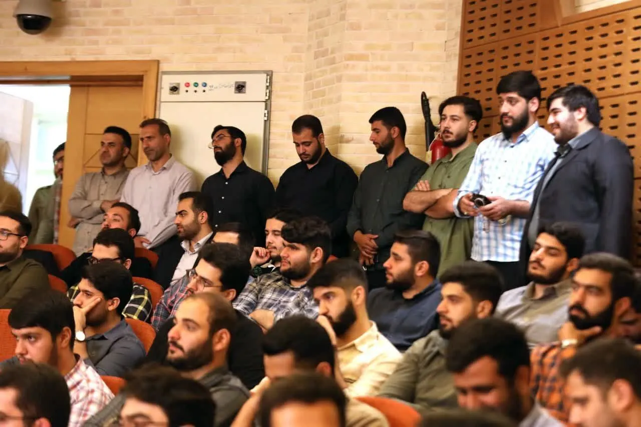 مراسم تجلیل از جهادگران گروه های جهادی استان گیلان در تالار حکمت دانشگاه گیلان