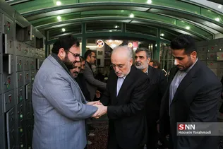 علی اکبر صالحی رییس سازمان انرژی اتمی و بهروز کمالوندی سخنگوی سازمان انرژی اتمی در مراسم ترحیم زهرا عبدالمحمدی خبرنگار فقید خبرگزاری فارس

