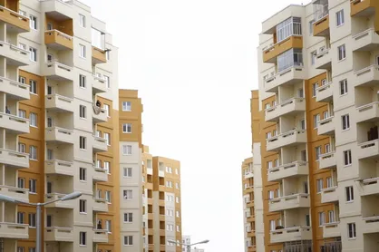 سهم تسهیلات بانکی باید افزایش یابد/ دولت چهاردهم شرایط خروج بانک&zwnj;&lrm;ها از بنگاه&zwnj;داری را ایجاد کند