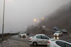 مه‌گرفتگی و ترافیک سنگین در چالوس و هراز