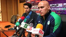 حضور نماینده مجلس در اردوی ذوب‌آهن پیش از دیدار با پرسپولیس +عکس