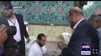 حضور حسین دهقان رئیس بنیاد مستضعفان پای صندوق رای در حسینیه ارشاد