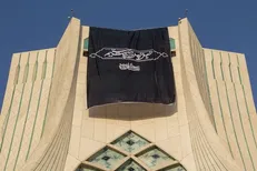 برج آزادی تهران سیاه‌پوش شد