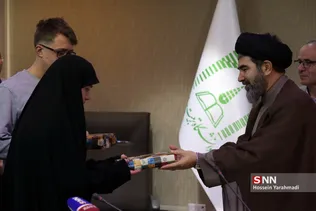 مراسم تشرف به اسلام دو دانشجو روسی