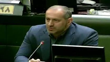 ترامپ قمارباز بداند که ما یک تار موی رهبرمان را با کل دنیا عوض نمی&zwnj;کنیم