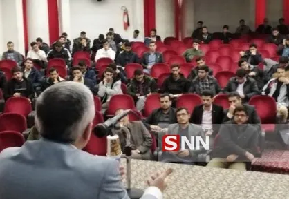 همتی با حضور در دانشگاه سمنان، دانشجویان را وحشی خطاب کرد + فیلم