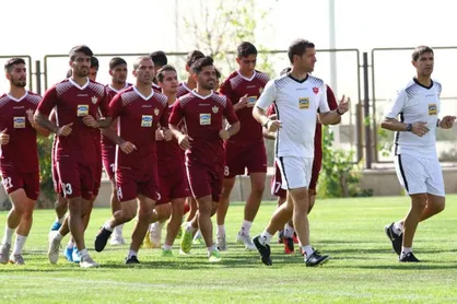 بازی تدارکاتی پرسپولیس با نظر کالدرون