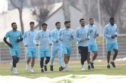 استقلالی&zwnj;ها بدون استراحت مقابل فولاد