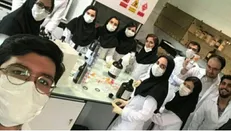 حرکت آتش به اختیار دانشجویان دانشکده داروسازی اردبیل / تولید ماده ضدعفونی کننده در آزمایشگاه‌