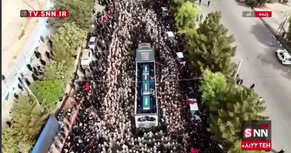 قمی&zwnj;ها پیکر مطهر رهبر شهیدشان را در آغوش گرفتند+فیلم