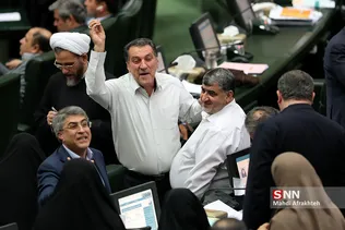حضور سرلشگر باقری در صحن علنی مجلس شورای اسلامی