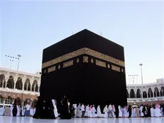 تعطیلی عمره و زیارت حرم مطهر نبوی(ص) به خاطر کرونا