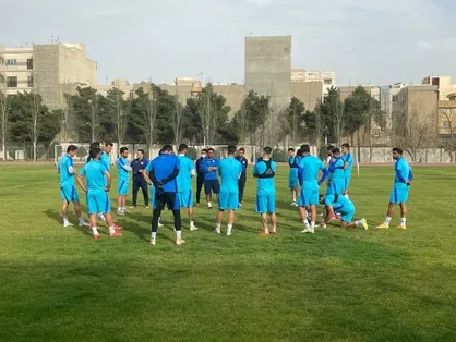 شرایط خاص و متفاوت تمرین استقلال + عکس