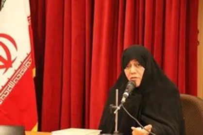 برخی زنان حاضر در جشنواره فجر ارزان بودند/ تهوع بالا آمده سبک زندگی غربی را بلغور نکنیم