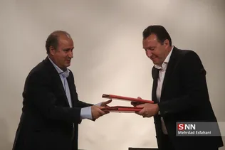 مارک ویلموتس سرمربی تیم ملی فوتبال ایران و مهدی تاج رئیس فدراسیون فوتبال ایران