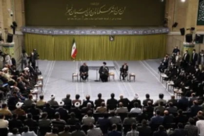 تضعیف و گرفتن نقاط قوّت فکری و معارفی از سوی دشمنان