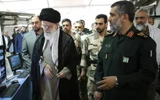 انتشار فیلم جدید بازدید فرمانده معظم کل قوا از نمایشگاه هوافضای سپاه