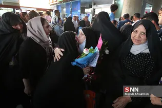 بازگشت اولین کاروان حجاج از سفر حج
