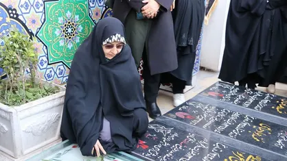 ادای احترام معاون رئیس جمهور به مقام سپهبد شهید سلیمانی