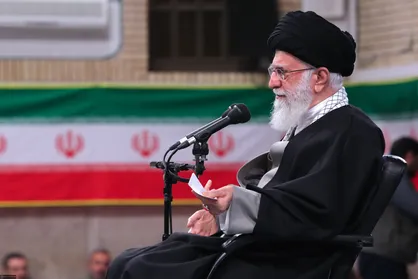 صوت کامل سخنرانی رهبر انقلاب در دیدار با فرماندهان نیروی هوایی ارتش