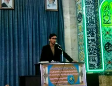 نباید روی میز دشمنان به دنبال کلید حل مشکلات بگردیم