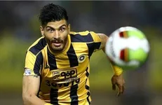 عکسی که مدافع سپاهان را از بازی با پرسپولیس محروم کرد