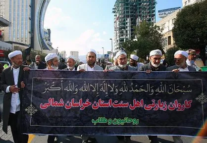 روایتی از ارادت اهل سنت به امام رضا(ع)/ ۱۶۰۰ زائر اهل تسنن که پیاده راهی مشهد شدند