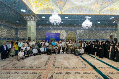 غبارروبی ضریح بانوی کرامت با حضور خبرنگاران قمی+فیلم