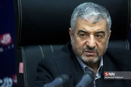 سردار جعفری: روحانی به جای رفع تحریم، به فکر برجام است / طوری حرکت کنید که بتوانید پاسخگوی نگاه&zwnj;های پر معنای مردم باشید