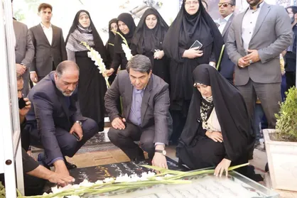 ادای احترام معاون رئیس جمهور به سردار دل&zwnj;ها و شهدای کرمان