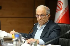 افراد متخصص در بخش‌های مختلف دانشگاه آزاد اسلامی بکارگرفته می‌شوند