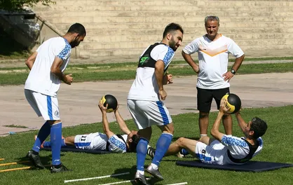 گزارش تمرین امروز استقلال/ منصوریان دروازه بان شد
