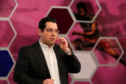 محمدرضا احمدی؛ گزارشگر دربی ۸۶