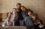 علی سرابی نقش شهید صیاد شیرازی و مارال بنی‌آدم نقش همسر او را در این فیلم بازی می‌کنند؛ سرابی پیش از این یکبار برای فیلم چ ابراهیم حاتمی‌کیا در نقش شهید چمران تست گریم شده بود که در نهایت این نقش به فریبرز عرب‌نیا رسید اما در نهایت برای بازی در نقش شهید صیاد شیرازی انتخاب شد. مارال بنی‌آدم نیز سال گذشته برای بازی در نقش پروین اعتصامی سیمرغ بهترین بازیگر نقش اول زن را دریافت کرد.

هومن برق‌نورد، نادر سلیمانی، محمدرضا هدایتی، ایوب آقاخانی، خیام وقار کاشانی، حامد شیخی، رز رضوی و… از بازیگران این فیلم هستند.