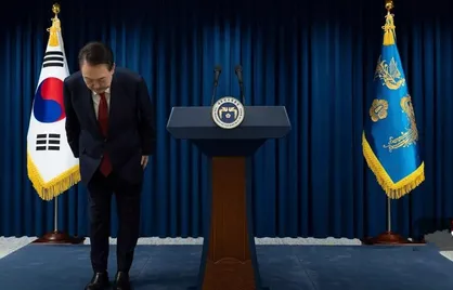 لحظه اعلام موافقت پارلمان با استیضاح رئیس&zwnj;جمهور کره&zwnj;جنوبی و واکنش مردم