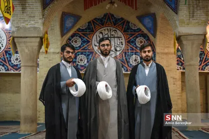 آئین عمامه گذاری طلاب در شیراز